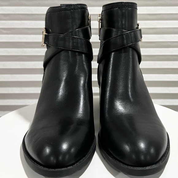 🌸TOMMY HILFIGER🌸 Diyana Faux Leather Ankle Bootie Black Size: 5 - Picture 7 of 15